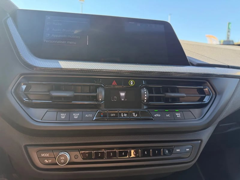 Photo de la voiture BMW SERIE 1 F40 118d 150 ch BVA8 Edition Sport