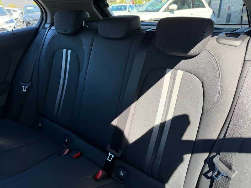 Photo de la voiture BMW SERIE 1 F40 118d 150 ch BVA8 Edition Sport