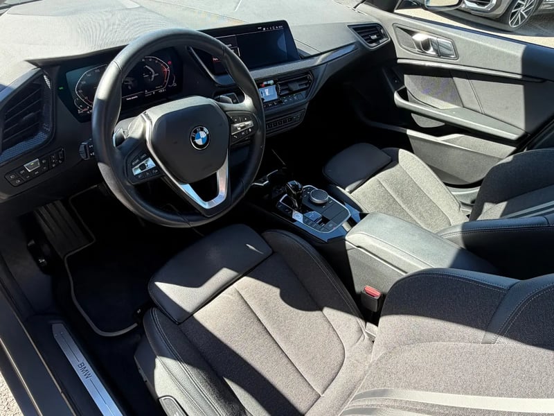 Photo de la voiture BMW SERIE 1 F40 118d 150 ch BVA8 Edition Sport