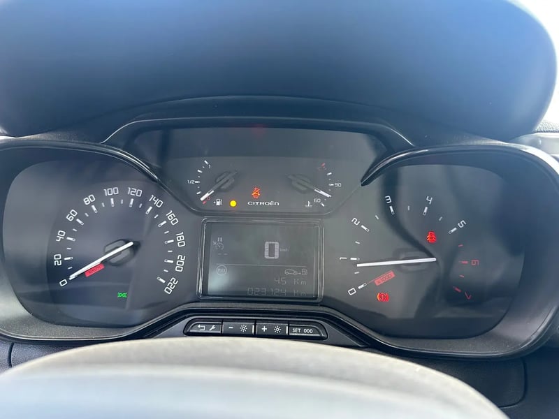 Photo de la voiture CITROEN C3 PureTech 83 ch BVM5 You