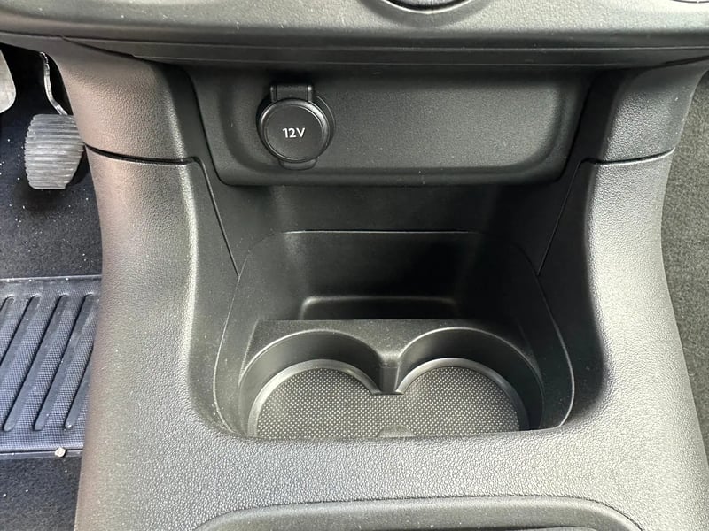 Photo de la voiture CITROEN C3 PureTech 83 ch BVM5 You