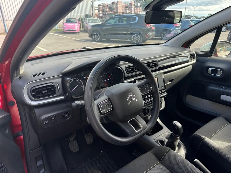 Photo de la voiture CITROEN C3 PureTech 83 ch BVM5 You