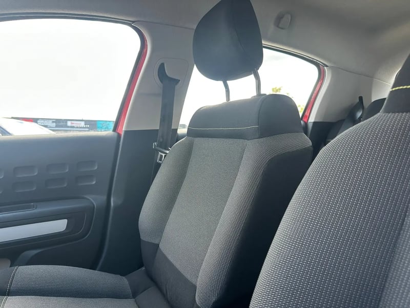 Photo de la voiture CITROEN C3 PureTech 83 ch BVM5 You