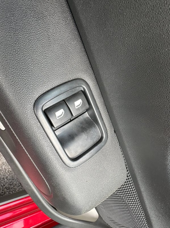 Photo de la voiture CITROEN C3 PureTech 83 ch BVM5 You