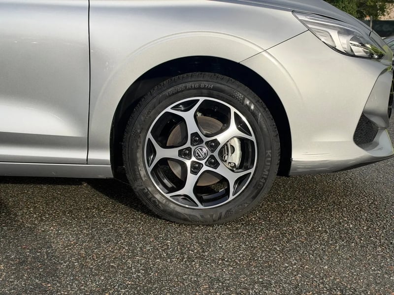 Photo de la voiture MG MG3 1.5 L Hybrid+ 195 ch Luxury