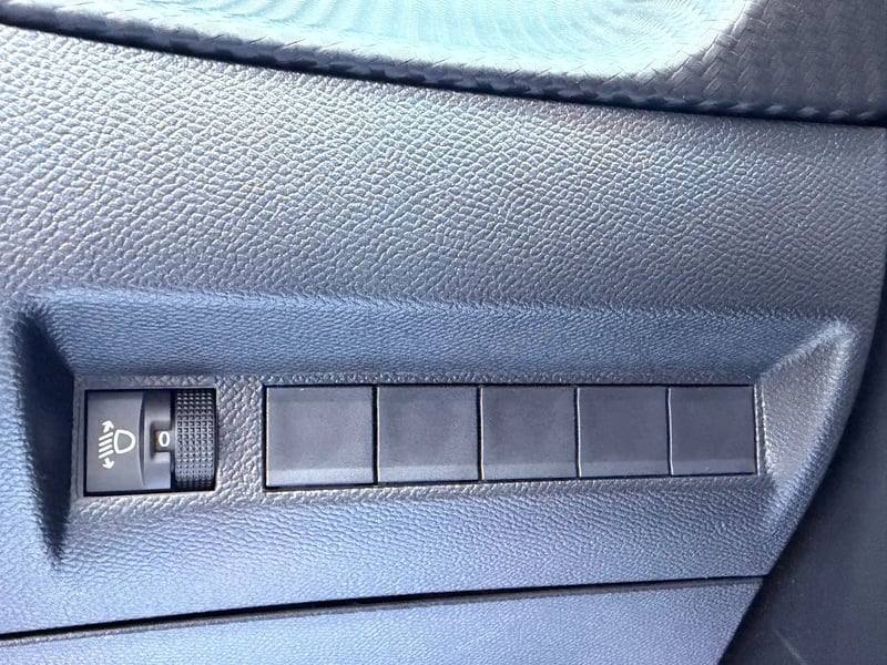 Photo de la voiture PEUGEOT 208 100 S&S BVM6 Allure