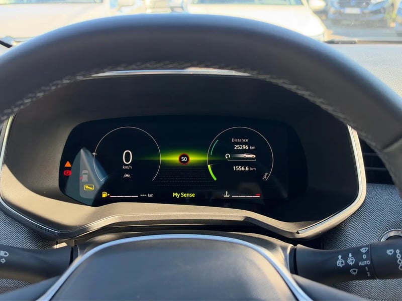 Photo de la voiture RENAULT CLIO V Eco-G 100 ch GSR2 Techno