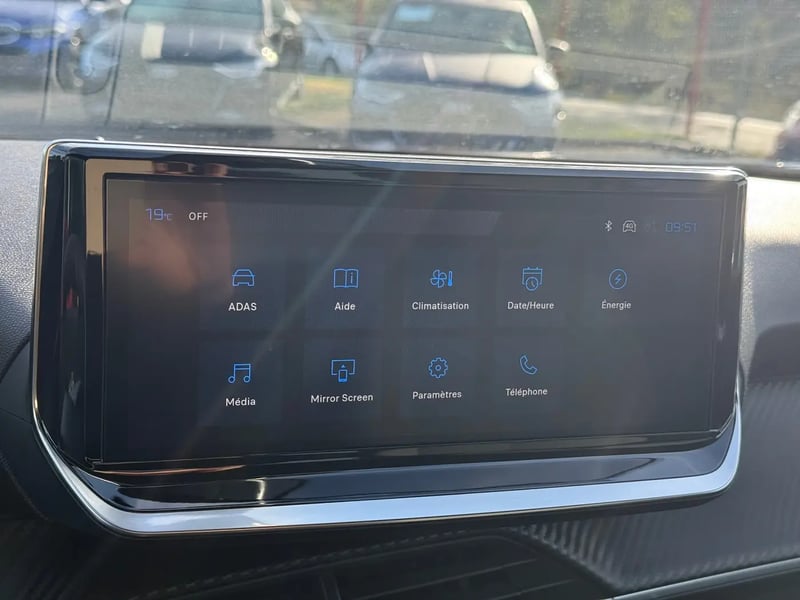 Photo de la voiture PEUGEOT 2008 ELECTRIQUE 54 kWh 156 ch Allure