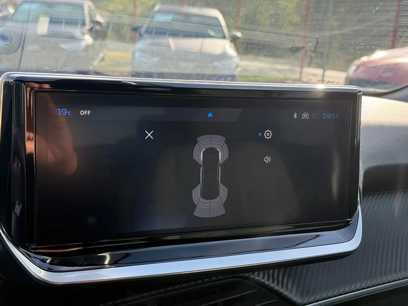 Photo de la voiture PEUGEOT 2008 ELECTRIQUE 54 kWh 156 ch Allure