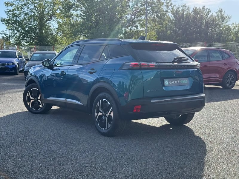 Photo de la voiture PEUGEOT 2008 ELECTRIQUE 54 kWh 156 ch Allure