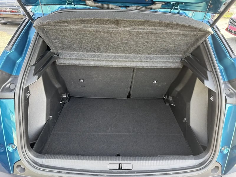 Photo de la voiture PEUGEOT 2008 ELECTRIQUE 54 kWh 156 ch Allure