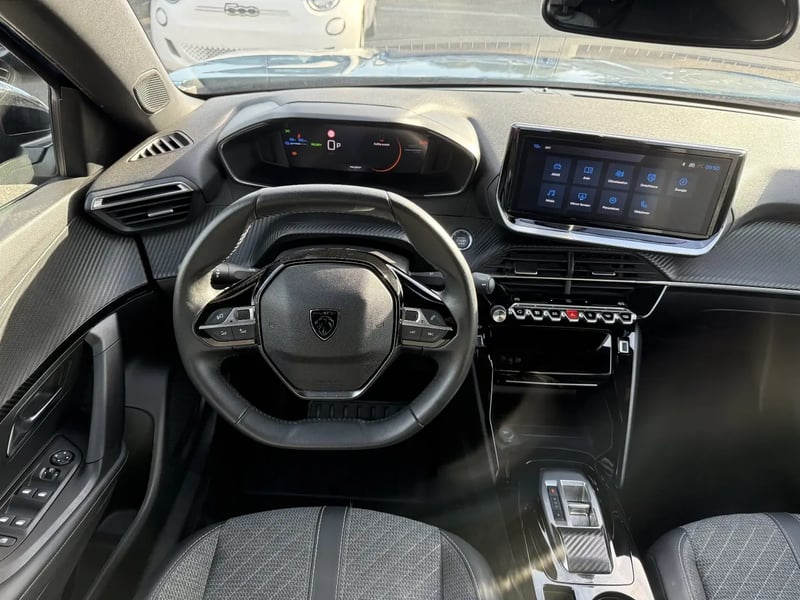 Photo de la voiture PEUGEOT 2008 ELECTRIQUE 54 kWh 156 ch Allure