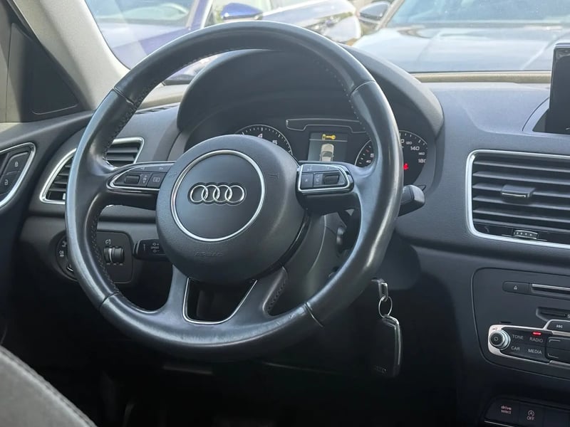 Photo de la voiture AUDI Q3 1.4 TFSI COD 150 ch S tronic 6 S line
