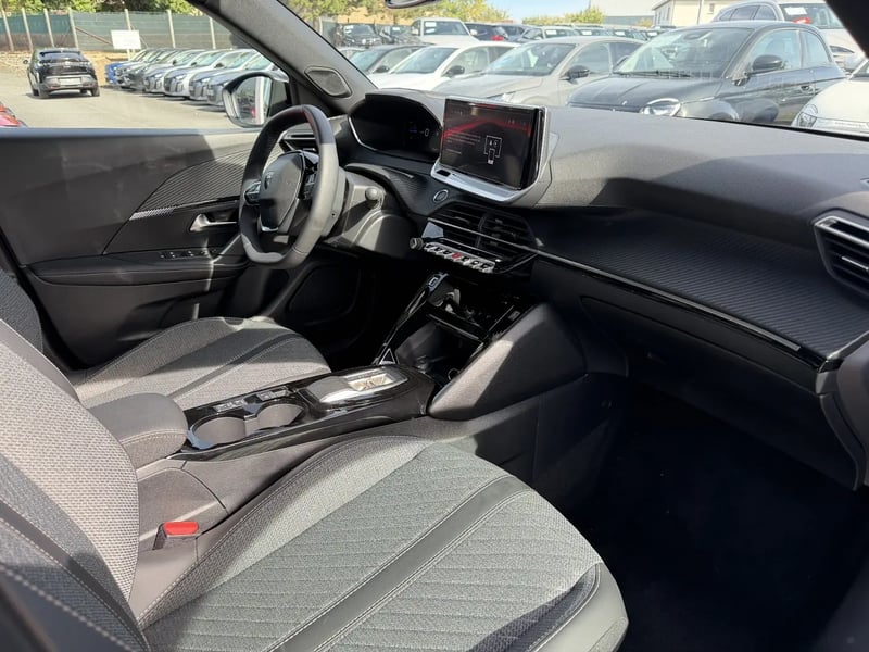 Photo de la voiture PEUGEOT 2008 ELECTRIQUE 156 ch 54 kWh Allure