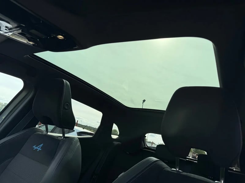 Photo de la voiture RENAULT AUSTRAL full hybrid E-Tech 200 ch Esprit Alpine