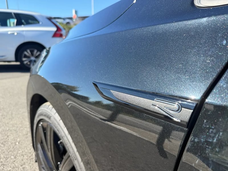 Photo de la voiture VOLKSWAGEN GOLF 1.5 eTSI OPF 150 DSG7 R-Line