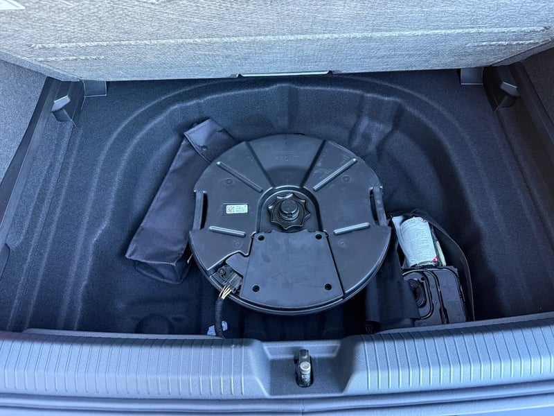 Photo de la voiture VOLKSWAGEN GOLF 1.5 eTSI OPF 150 DSG7 R-Line