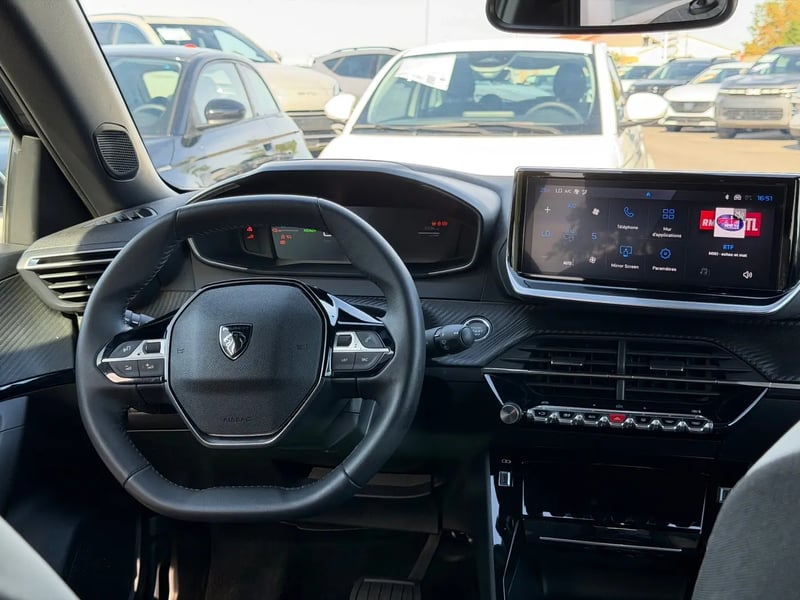 Photo de la voiture PEUGEOT 2008 ELECTRIQUE 156 ch 54 kWh Allure