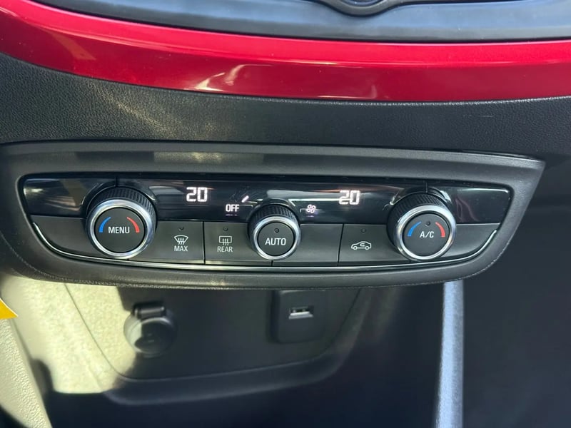 Photo de la voiture OPEL CROSSLAND 1.2 Turbo 110 ch BVM6 GS Line