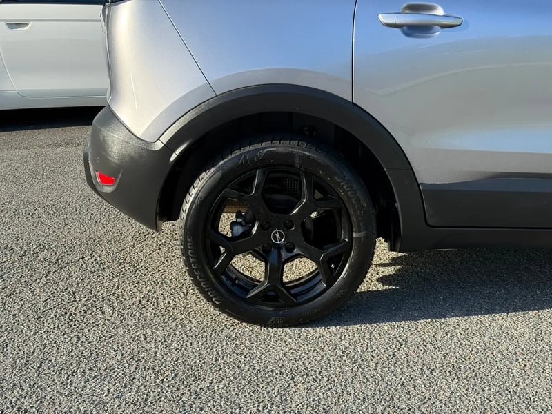 Photo de la voiture OPEL CROSSLAND 1.2 Turbo 110 ch BVM6 GS Line