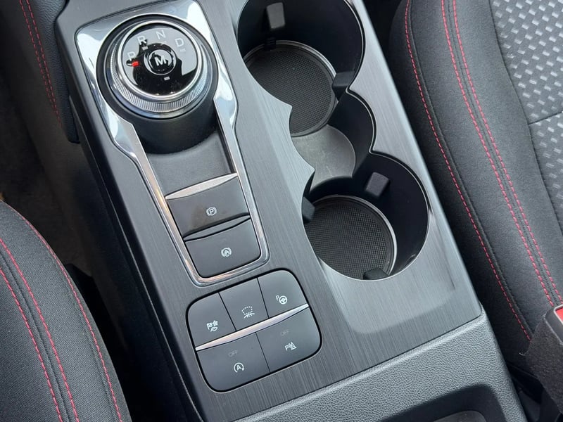 Photo de la voiture FORD KUGA 2.0 TDCi 120 S&S 4x2 Powershift ST-Line