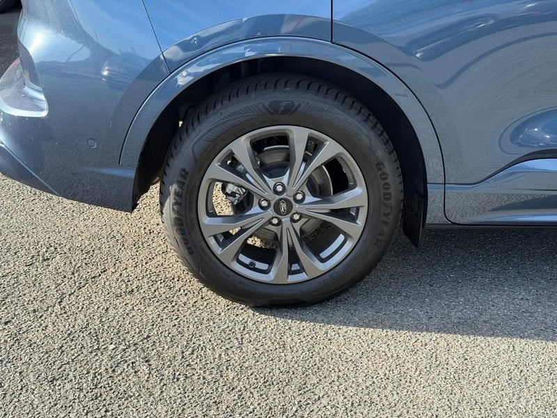 Photo de la voiture FORD KUGA 2.0 TDCi 120 S&S 4x2 Powershift ST-Line