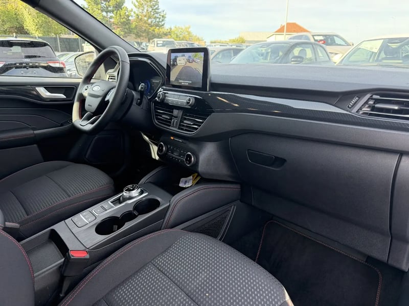 Photo de la voiture FORD KUGA 2.0 TDCi 120 S&S 4x2 Powershift ST-Line