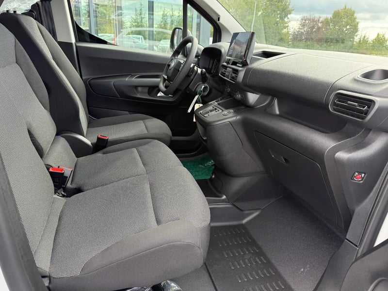Photo de la voiture CITROEN BERLINGO VAN XL DIESEL 130 CH AUT.