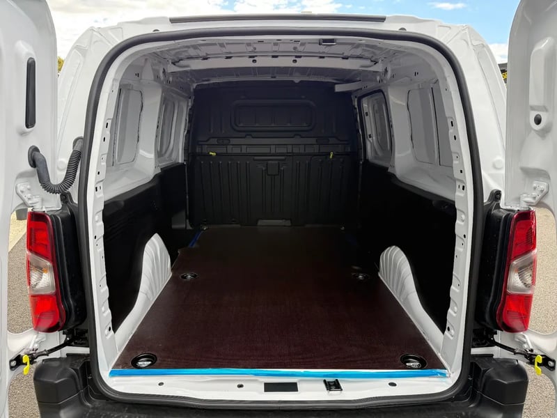 Photo de la voiture CITROEN BERLINGO VAN XL DIESEL 130 CH AUT.