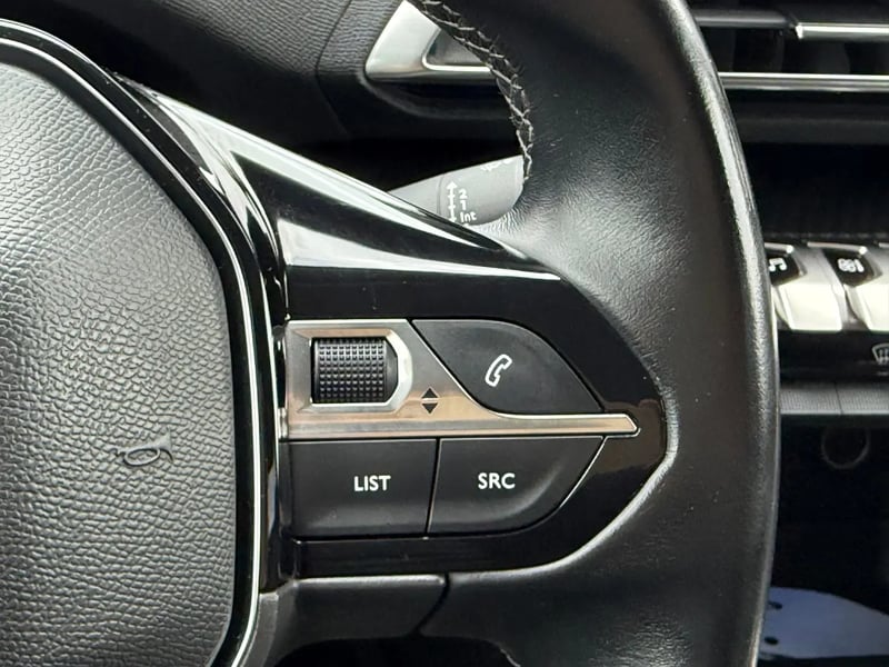 Photo de la voiture PEUGEOT 5008 BlueHDi 130ch S&S BVM6 Allure