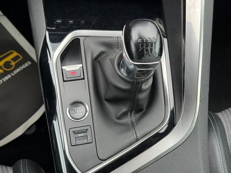 Photo de la voiture PEUGEOT 5008 BlueHDi 130ch S&S BVM6 Allure