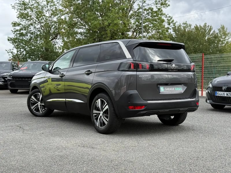 Photo de la voiture PEUGEOT 5008 BlueHDi 130ch S&S BVM6 Allure
