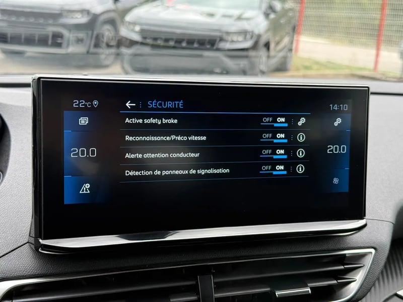 Photo de la voiture PEUGEOT 5008 BlueHDi 130ch S&S BVM6 Allure