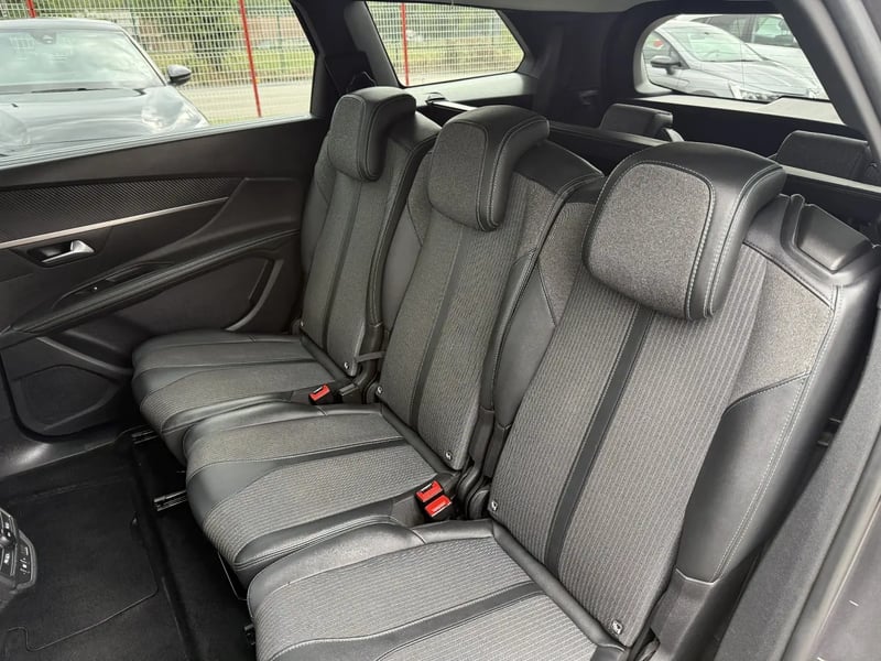 Photo de la voiture PEUGEOT 5008 BlueHDi 130ch S&S BVM6 Allure