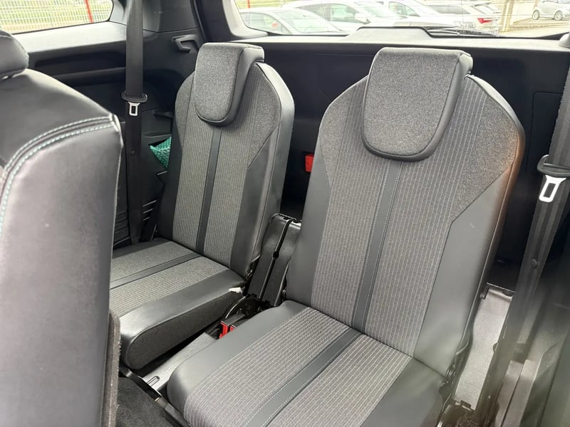 Photo de la voiture PEUGEOT 5008 BlueHDi 130ch S&S BVM6 Allure