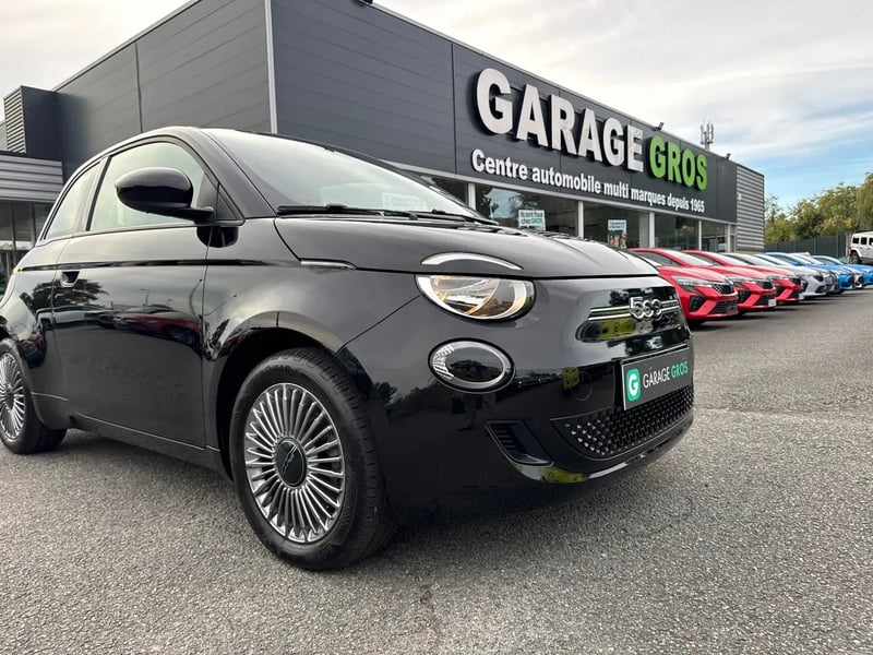 Photo de la voiture FIAT 500e BERLINE 500 e 118 ch Nouvelle 500