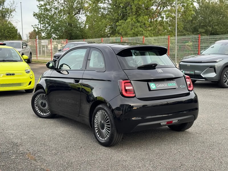 Photo de la voiture FIAT 500e BERLINE 500 e 118 ch Nouvelle 500