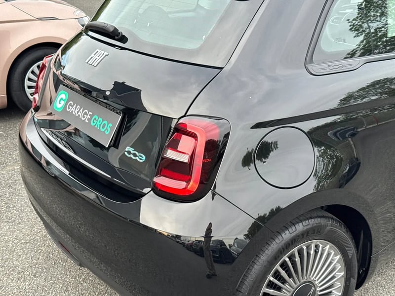 Photo de la voiture FIAT 500e BERLINE 500 e 118 ch Nouvelle 500