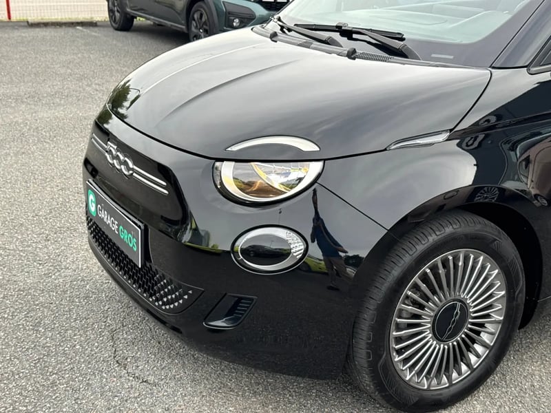 Photo de la voiture FIAT 500e BERLINE 500 e 118 ch Nouvelle 500