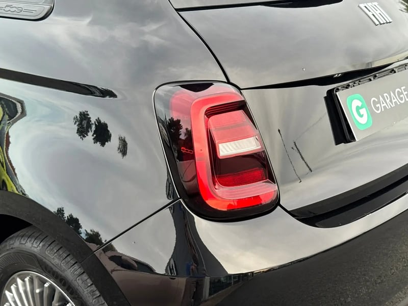Photo de la voiture FIAT 500e BERLINE 500 e 118 ch Nouvelle 500