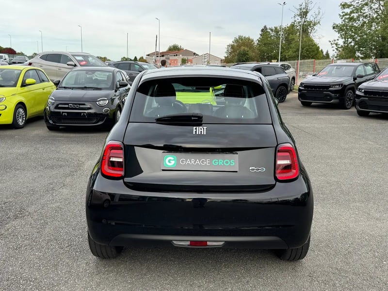 Photo de la voiture FIAT 500e BERLINE 500 e 118 ch Nouvelle 500