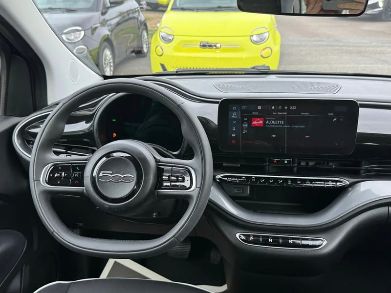Photo de la voiture FIAT 500e BERLINE 500 e 118 ch Nouvelle 500