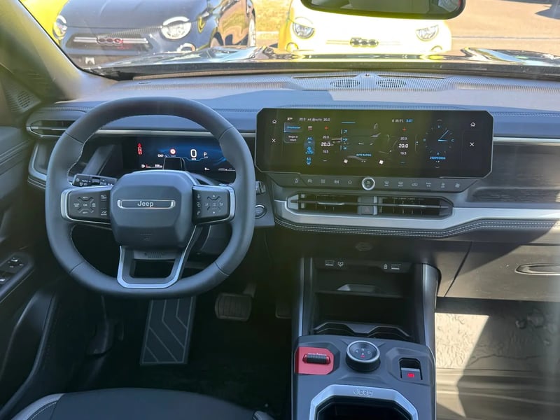 Photo de la voiture JEEP COMPASS 1.2 Turbo T3 145 ch BVR6 e-Hybrid Altitude