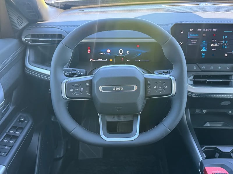 Photo de la voiture JEEP COMPASS 1.2 Turbo T3 145 ch BVR6 e-Hybrid Altitude