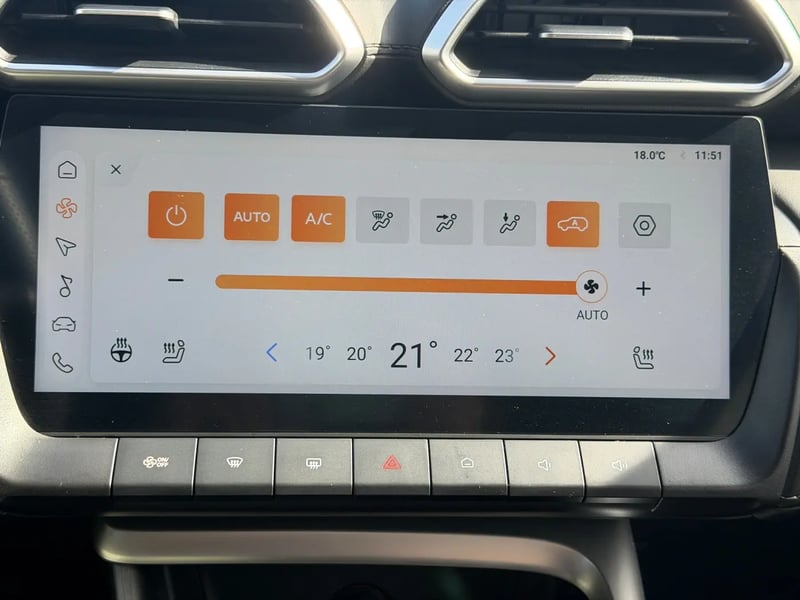 Photo de la voiture MG ZS 1.5 L Hybrid+ 197 ch Luxury
