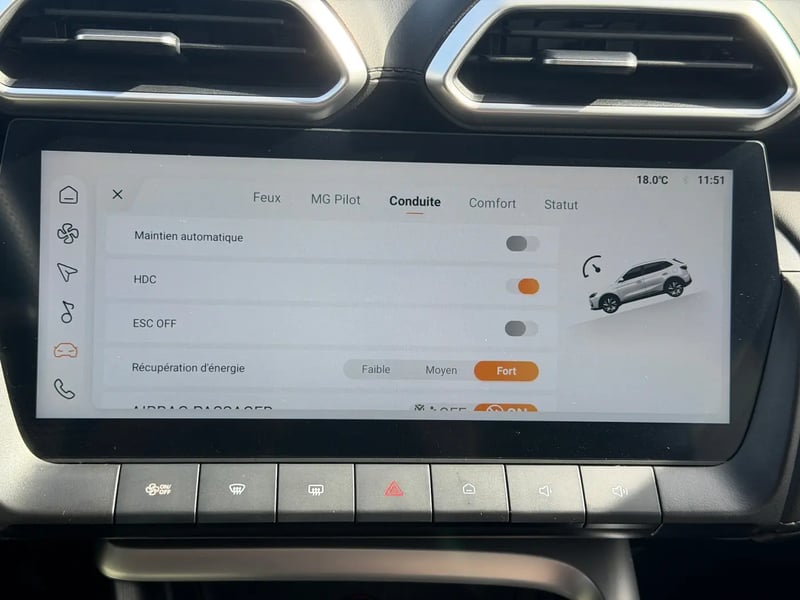 Photo de la voiture MG ZS 1.5 L Hybrid+ 197 ch Luxury