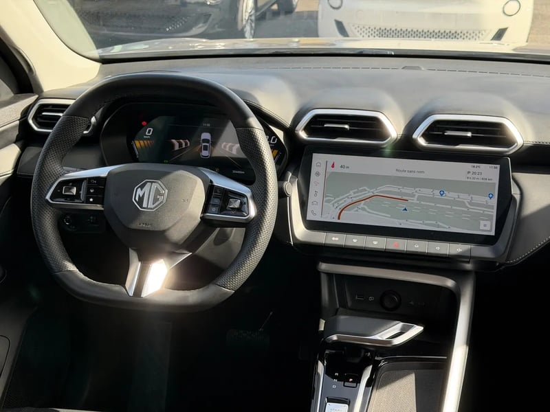 Photo de la voiture MG ZS 1.5 L Hybrid+ 197 ch Luxury