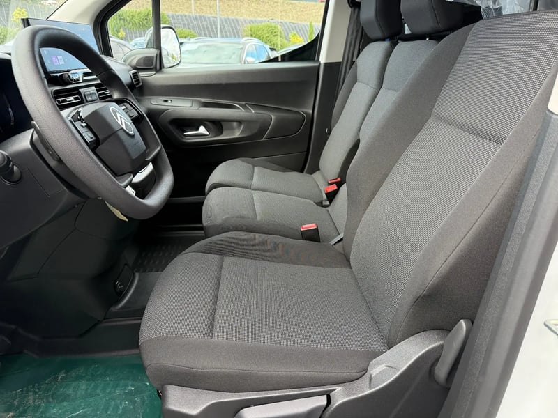 Photo de la voiture CITROEN BERLINGO VAN XL DIESEL 130 CH AUT.