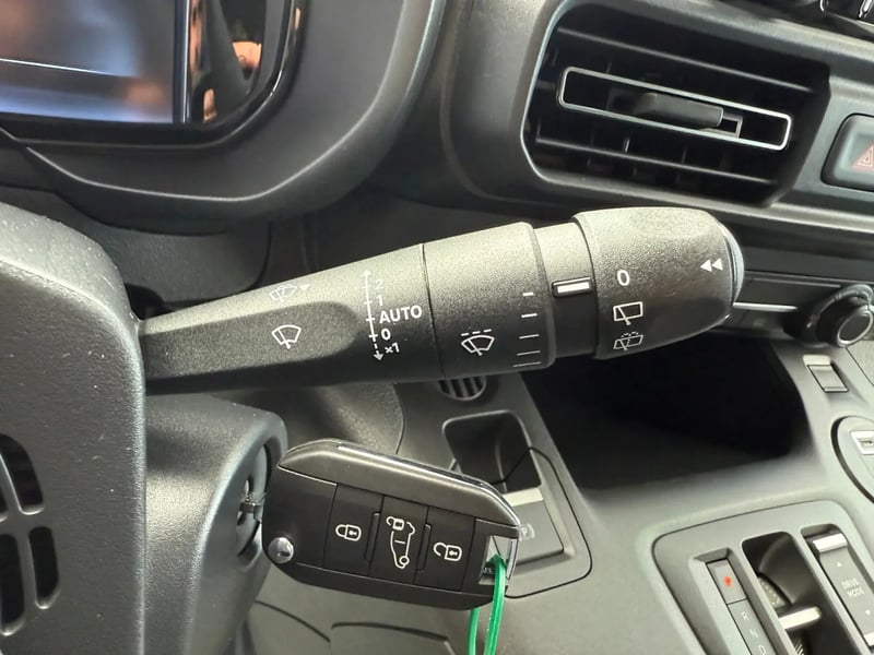 Photo de la voiture CITROEN BERLINGO VAN XL DIESEL 130 CH AUT.
