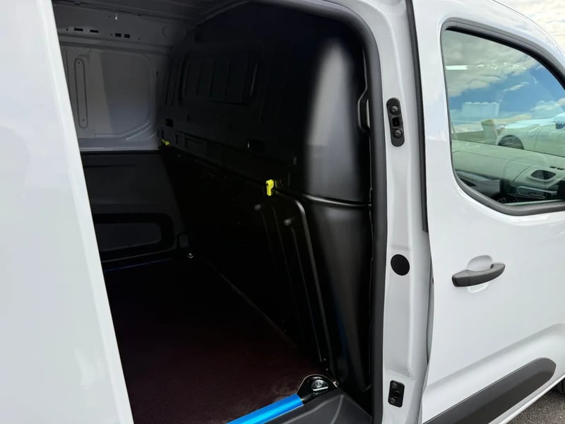 Photo de la voiture CITROEN BERLINGO VAN XL DIESEL 130 CH AUT.